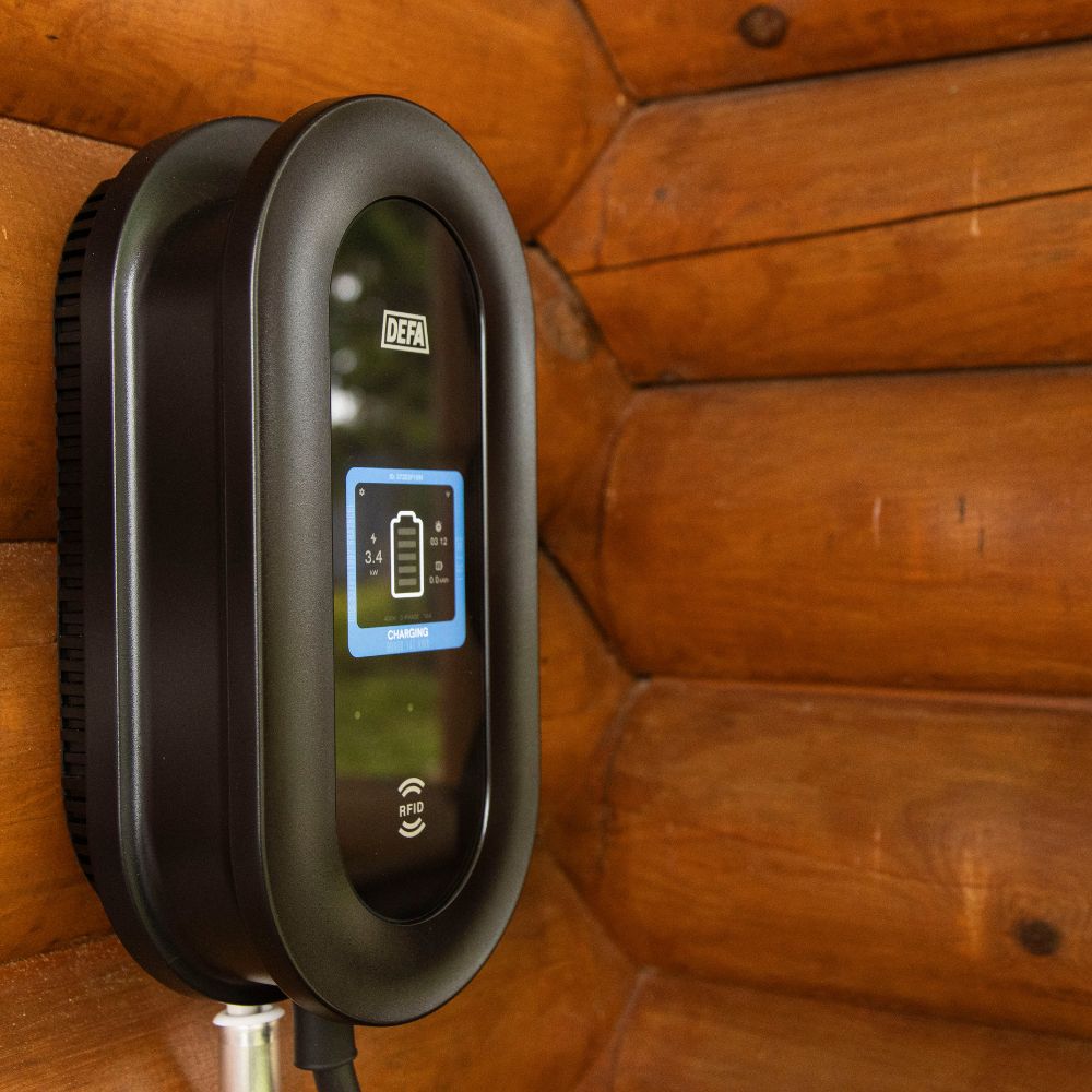 Zaptec Go latausasema on älykäs, turvallinen ja tyylikäs.