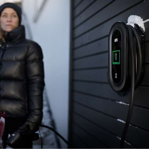 Black Month: DEFA Power -paketti asennettuna – sis. dynaaminen kuormanhallinta ja kaapeliteline