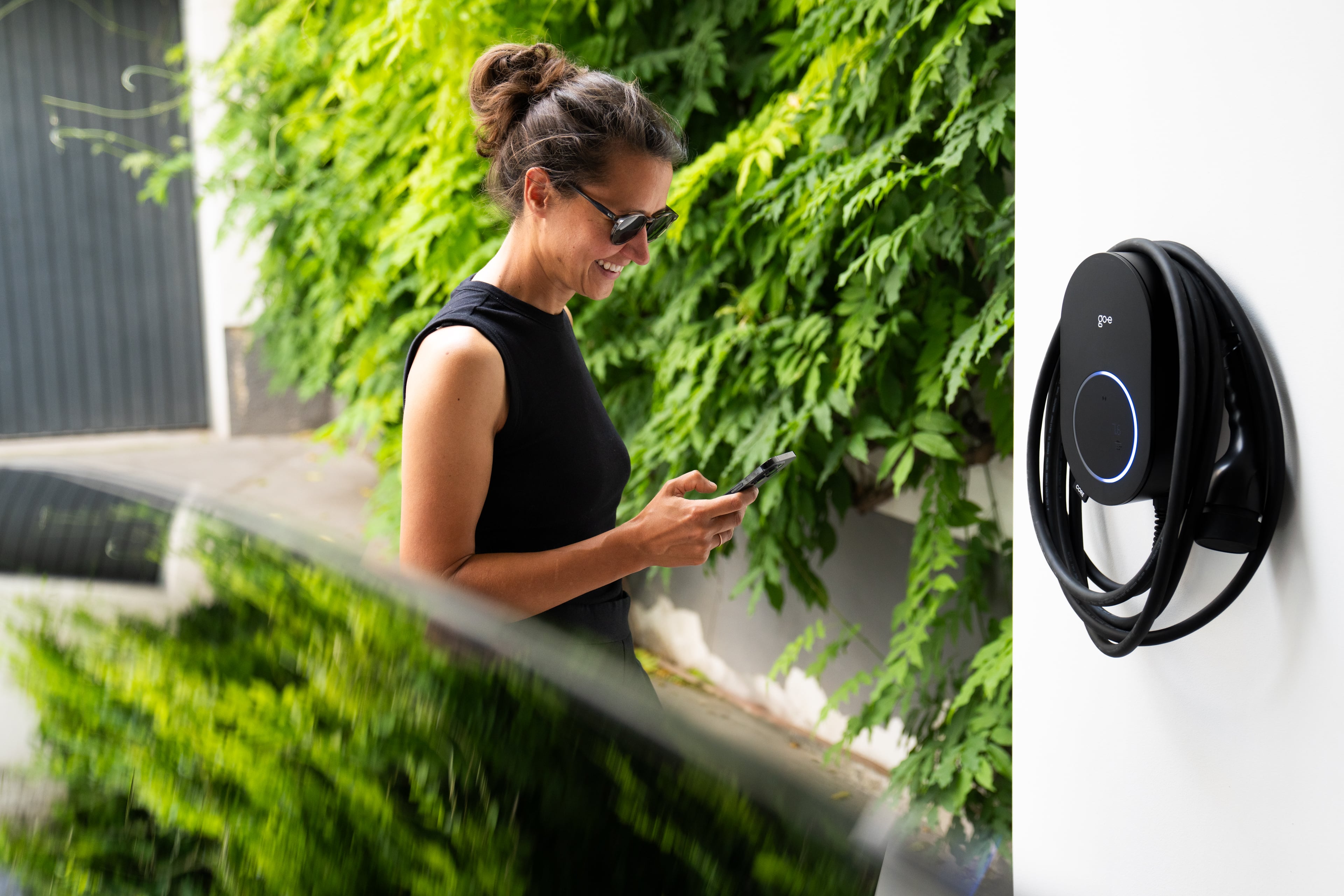 Latausaseman käyttöä voi hallita sovelluksen kautta.