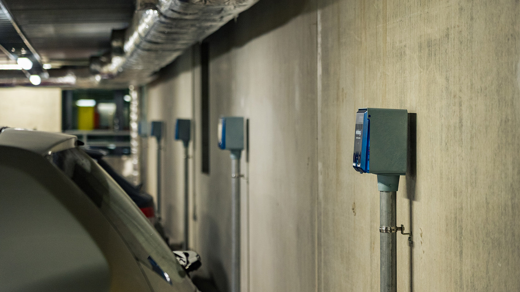 Parkkihalli - hidaslatausasemat