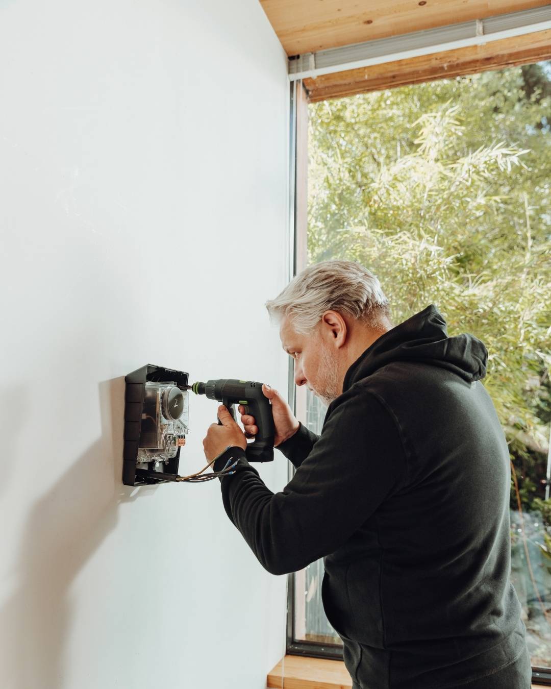 Nordic Plugilta voit tilata sähköauton latausaseman asennettuna kotiisi.