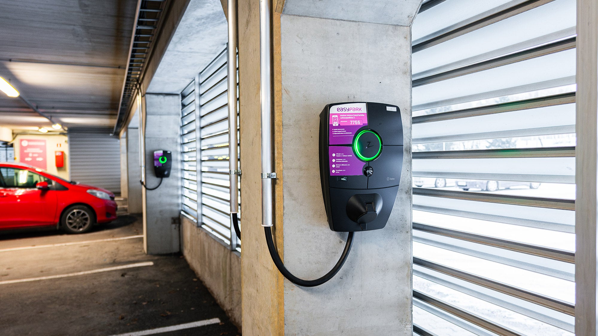 Kauppakeskus latausasemat - Zaptec Pro - Viisari