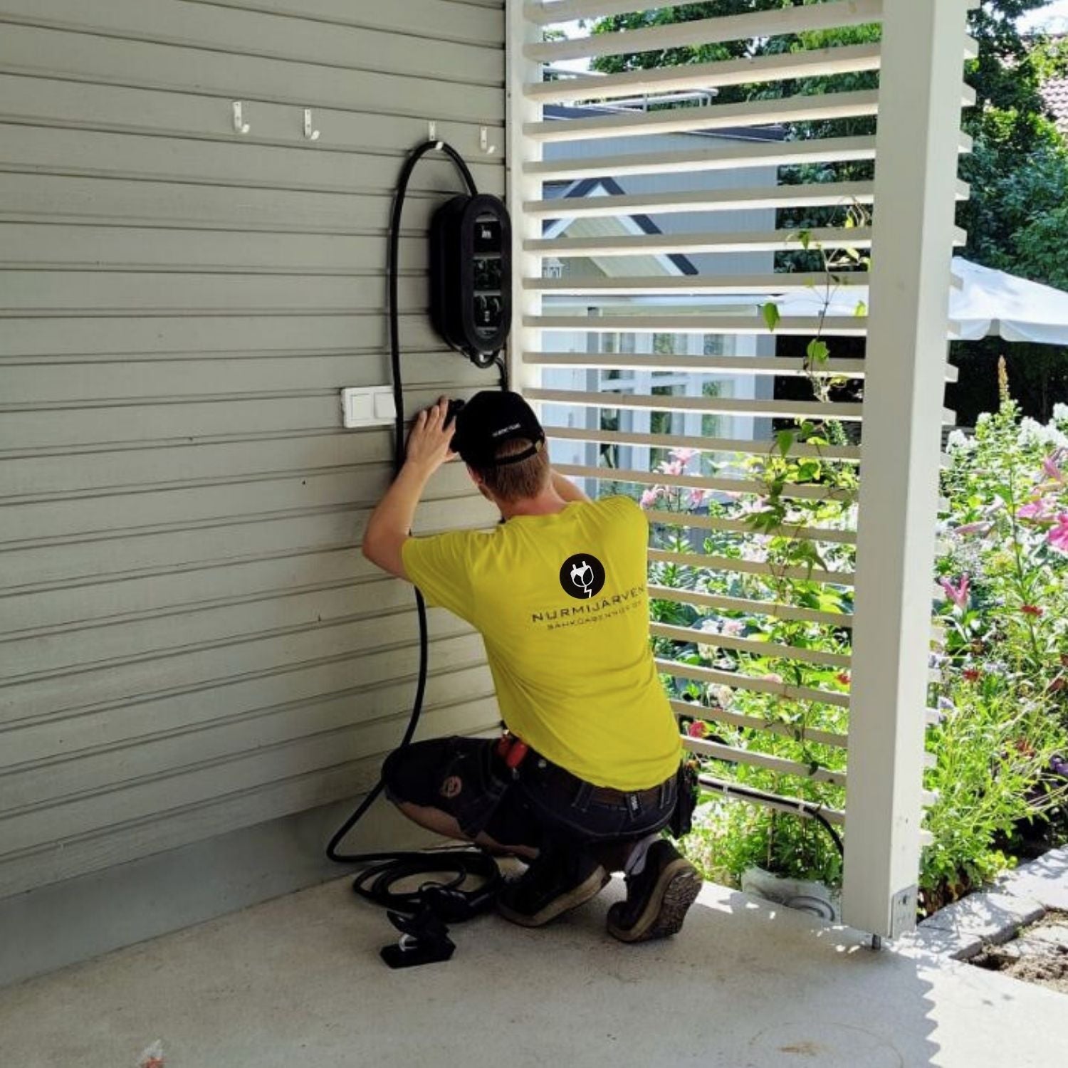 DEFA Power sähköauton latausasema asennus