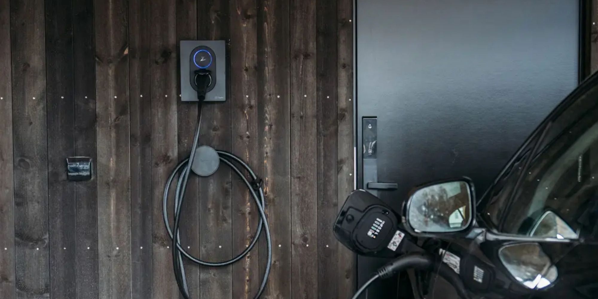 Zaptec go seinällä